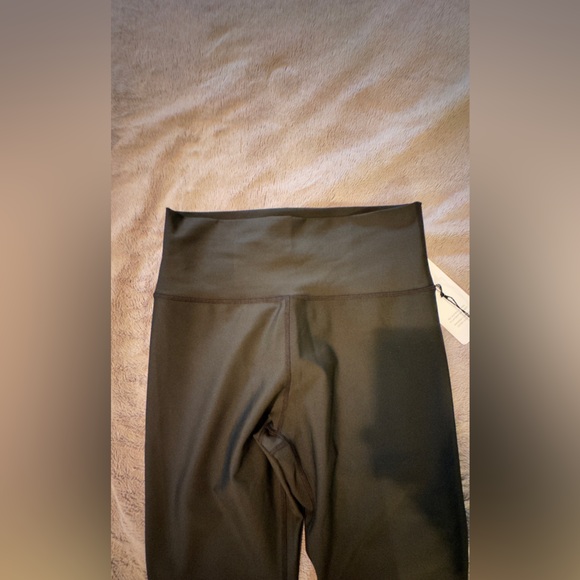 All Black Airlift 7/8 Leggings NWT Large - Picture 8 of 9